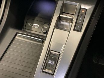 PEUGEOT 308 1.6 Plug-In Hybrid Allure Premium 5Dr E-Eat8