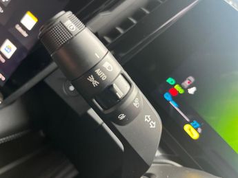 RENAULT MEGANE E-TECH Comfort Range 60Kwh Iconic Hatchback 5Dr Electric Auto (220 Ps)