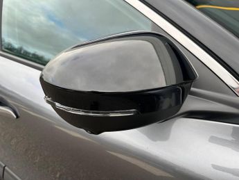 RENAULT MEGANE E-TECH Comfort Range 60Kwh Iconic Hatchback 5Dr Electric Auto (220 Ps)