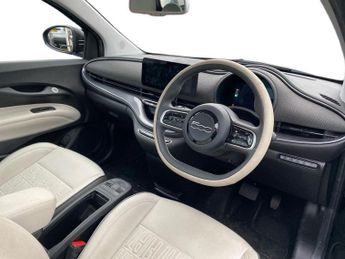 FIAT 500 42Kwh La Prima Hatchback 3Dr Electric Auto (118 Ps)