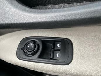 FIAT 500 42Kwh La Prima Hatchback 3Dr Electric Auto (118 Ps)