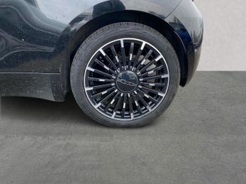 FIAT 500 42Kwh La Prima Hatchback 3Dr Electric Auto (118 Ps)