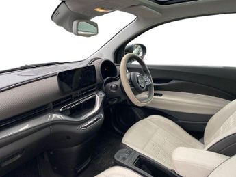 FIAT 500 42Kwh La Prima Hatchback 3Dr Electric Auto (118 Ps)