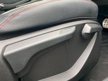 RENAULT CLIO 1.3 Tce Rs Line Hatchback 5Dr Petrol Edc Euro 6 (S/S) (130 Ps)