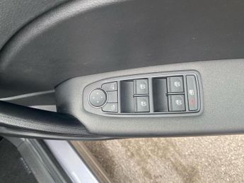 RENAULT CAPTUR 1.6 E-Tech Evolution Suv 5Dr Petrol Hybrid Auto Euro 6 (S/S) (14