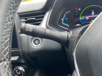 RENAULT CAPTUR 1.6 E-Tech Evolution Suv 5Dr Petrol Hybrid Auto Euro 6 (S/S) (14