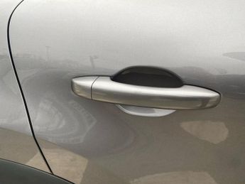 RENAULT CAPTUR 1.6 E-Tech Evolution Suv 5Dr Petrol Hybrid Auto Euro 6 (S/S) (14