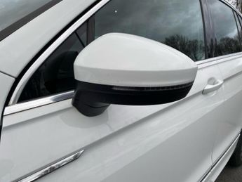 VOLKSWAGEN TIGUAN Volkswagen Tiguan R-Line Tdi Bmt 4Mo