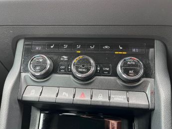 SKODA KAROQ 1.5 Tsi Act Se L Suv 5Dr Petrol Dsg Euro 6 (S/S) (150 Ps)