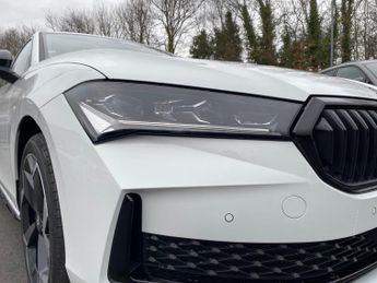 SKODA SUPERB 1.5 Tsi Iv 25.7Kwh Sportline Estate 5Dr Petrol Plug-In Hybrid Ds