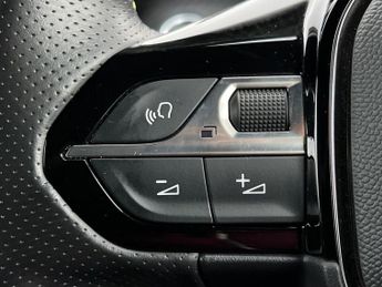 PEUGEOT 208 50Kwh Gt Premium Hatchback 5Dr Electric Auto (136 Ps)