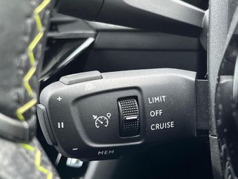 PEUGEOT 208 50Kwh Gt Premium Hatchback 5Dr Electric Auto (136 Ps)