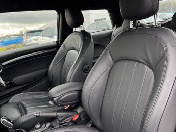 MINI HATCHBACK 1.5 Cooper Exclusive Hatchback 3Dr Petrol Steptronic Euro 6 (S/S