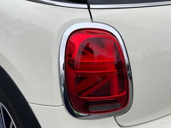 MINI HATCHBACK 1.5 Cooper Exclusive Hatchback 3Dr Petrol Steptronic Euro 6 (S/S