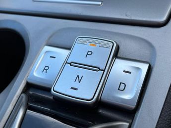 HYUNDAI KONA 64Kwh Ultimate Suv 5Dr Electric Auto (10.5Kw Charger) (204 Ps)