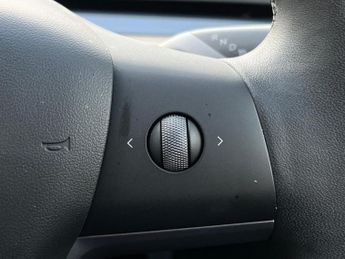 TESLA MODEL 3 (Dual Motor) Long Range Saloon 4Dr Electric Auto 4Wde (346 Ps)