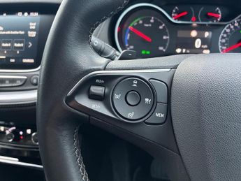 VAUXHALL GRANDLAND X 1.6 13.2Kwh Business Edition Nav Premium Suv 5Dr Petrol Plug-In 