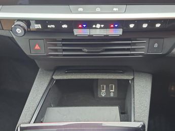 VAUXHALL GRANDLAND 73Kwh Ultimate Suv 5Dr Electric Auto (213 Ps)