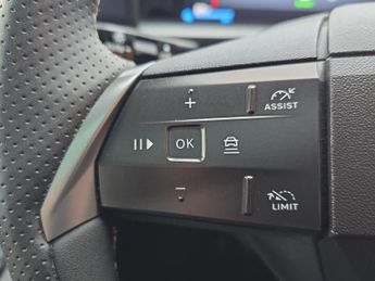 VAUXHALL GRANDLAND 73Kwh Ultimate Suv 5Dr Electric Auto (213 Ps)