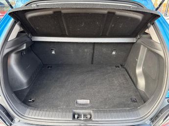 HYUNDAI KONA 1.6 H-Gdi Premium Suv 5Dr Petrol Hybrid Dct Euro 6 (S/S) (141 Ps