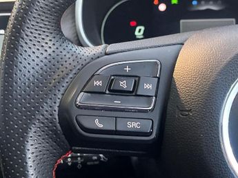 MG MOTOR UK ZS 72.6Kwh Trophy Long Range Suv 5Dr Electric Auto (156 Ps)