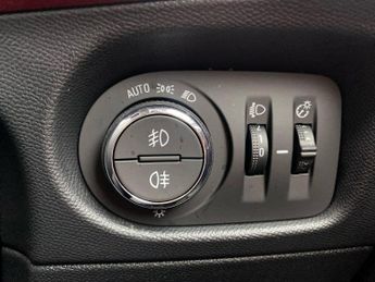 VAUXHALL MOKKA 50Kwh Sri Nav Premium Suv 5Dr Electric Auto (136 Ps)