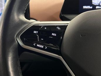 VOLKSWAGEN ID.4 Pro Performance 77Kwh Max Suv 5Dr Electric Auto (204 Ps)