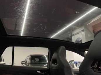 VOLKSWAGEN ID.4 Pro Performance 77Kwh Max Suv 5Dr Electric Auto (204 Ps)