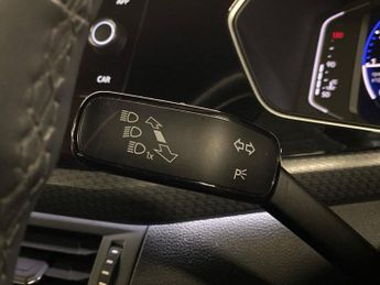 VOLKSWAGEN T-CROSS 1.0 Tsi R-Line Suv 5Dr Petrol Dsg Euro 6 (S/S) (110 Ps)