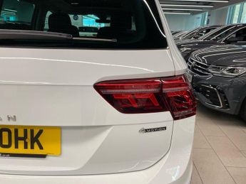 VOLKSWAGEN TIGUAN 2.0 Tsi Elegance Suv 5Dr Petrol Dsg 4Motion Euro 6 (S/S) (190 Ps
