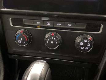 VOLKSWAGEN GOLF 1.5 Tsi Evo Se Nav Hatchback 5Dr Petrol Dsg Euro 6 (S/S) (130 Ps