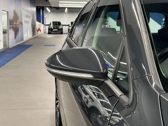 VOLKSWAGEN GOLF 35.8Kwh E-Golf Hatchback 5Dr Electric Auto (136 Ps)