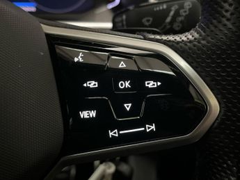 VOLKSWAGEN T-ROC 2.0 Tsi R-Line Suv 5Dr Petrol Dsg 4Motion Euro 6 (S/S) (190 Ps)