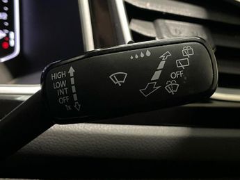 VOLKSWAGEN T-ROC 2.0 Tsi R-Line Suv 5Dr Petrol Dsg 4Motion Euro 6 (S/S) (190 Ps)