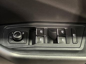 VOLKSWAGEN T-ROC 1.5 Tsi Style Design Suv 5Dr Petrol Dsg Euro 6 (S/S) (150 Ps)