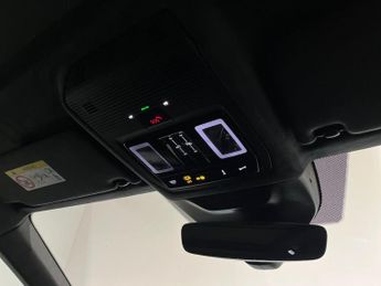 VOLKSWAGEN Passat 1.5 Tsi Ehybrid R-Line 5Dr Dsg