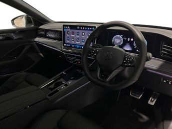 VOLKSWAGEN Passat 1.5 Tsi Ehybrid R-Line 5Dr Dsg