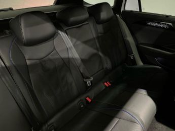 VOLKSWAGEN Passat 1.5 Tsi Ehybrid R-Line 5Dr Dsg