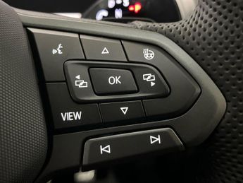 VOLKSWAGEN Passat 1.5 Tsi Ehybrid R-Line 5Dr Dsg