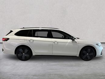 VOLKSWAGEN Passat 1.5 Tsi Ehybrid R-Line 5Dr Dsg
