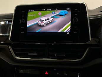 VOLKSWAGEN T-ROC 2.0 Tdi R-Line Suv 5Dr Diesel Dsg Euro 6 (S/S) (150 Ps)