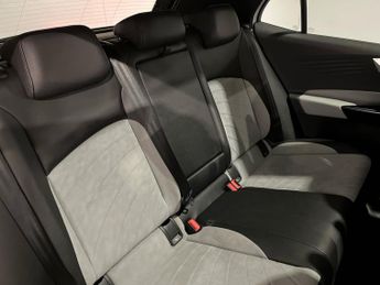VOLKSWAGEN ID.3 Pro Performance 58Kwh Family Hatchback 5Dr Electric Auto (204 Ps