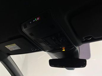 VOLKSWAGEN T-ROC 2.0 Tsi R-Line Suv 5Dr Petrol Dsg 4Motion Euro 6 (S/S) (190 Ps)