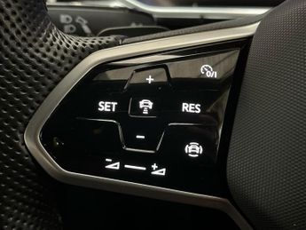 VOLKSWAGEN T-ROC 2.0 Tsi R-Line Suv 5Dr Petrol Dsg 4Motion Euro 6 (S/S) (190 Ps)