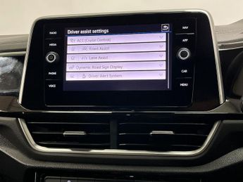 VOLKSWAGEN T-ROC 2.0 Tsi R-Line Suv 5Dr Petrol Dsg 4Motion Euro 6 (S/S) (190 Ps)