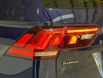 VOLKSWAGEN TIGUAN ALLSPACE 1.5 Tsi Life Suv 5Dr Petrol Dsg Euro 6 (S/S) (150 Ps)