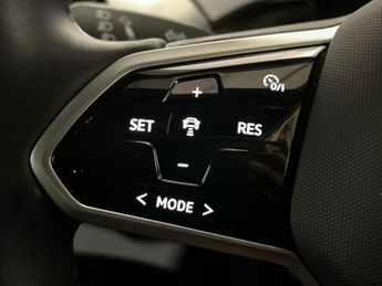 VOLKSWAGEN ID.4 Pro Performance 77Kwh Style Edition Suv 5Dr Electric Auto (204 P