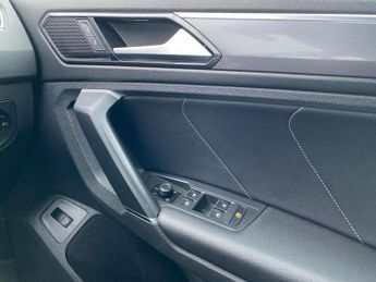 VOLKSWAGEN TIGUAN 2.0 Tdi R-Line Suv 5Dr Diesel Dsg Euro 6 (S/S) (150 Ps)