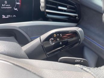 VOLKSWAGEN PASSAT 1.5 Tsi Ehybrid 272 R-Line 5Dr Dsg