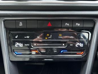 VOLKSWAGEN T-ROC 2.0 Tdi Style Suv 5Dr Diesel Dsg Euro 6 (S/S) (150 Ps)